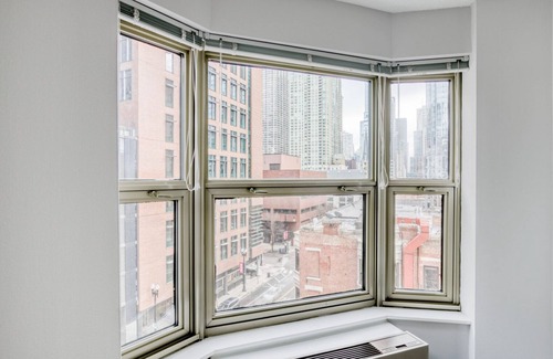 Rush and Division Apartment | Amazing Gold Coast 2BR w/Gym & Lounge, 1 block from L, by Blueground