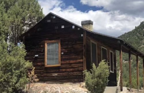 Sevier Cabin | Amazing Grass Creek
