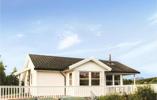Sveio House | Amazing Home In Auklandshamn With Sauna