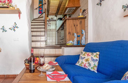 Competa House | Amazing home in Cómpeta with kitchen