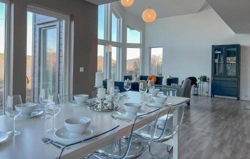 Farsund House | Amazing Home In Farsund With Wifi