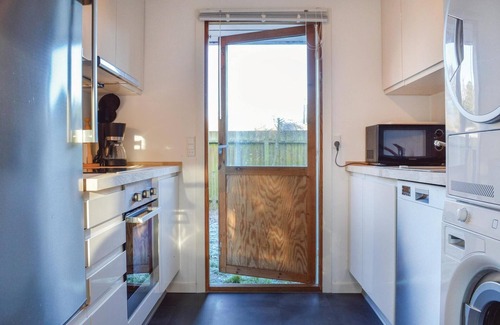 Udsholt House | Amazing home in Græsted with kitchen