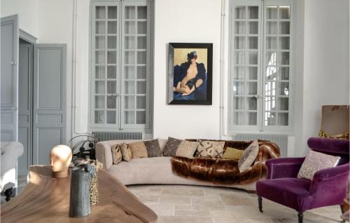 Leognan House | Amazing Home In Léognan With Sauna