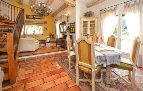 Orgon House | Amazing Home In Orgon