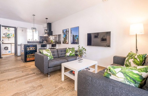Torrevieja House | Amazing home in Torrevieja with kitchen
