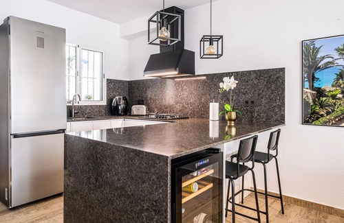 Torrevieja House | Amazing home in Torrevieja with kitchen