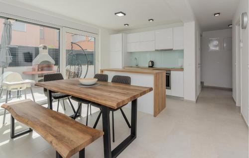Vrsi House | Amazing Home In Vrsi With Wifi