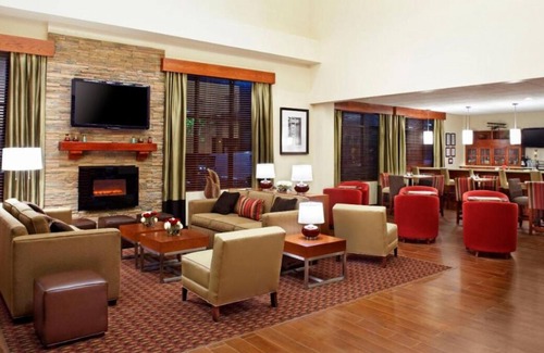 Southeast Houston House | Amazing Houston Vacation! Onsite Pool, Free Parking, Near Crenshaw Park!