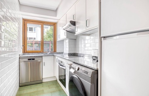 Milla de Oro Apartment | Amazing Justicia 2BR, in the heart of Madrid, by Blueground
