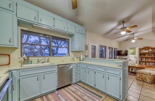 Hudson Bend House | Amazing lakefront home w/free WiFi and fantastic views - close to Austin