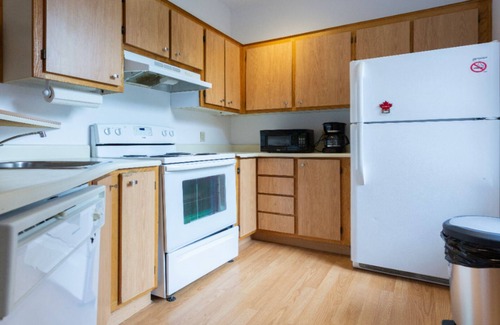Shaughnessy Village House | Amazing location downtown - 3 bedroom - 1 month or more stays