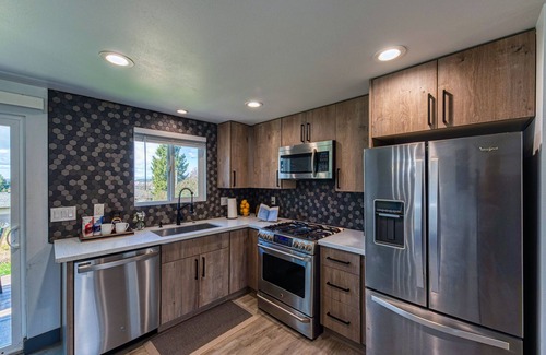 SeaTac House | Amazing Modern Home w/AC ► Mins away from Airport