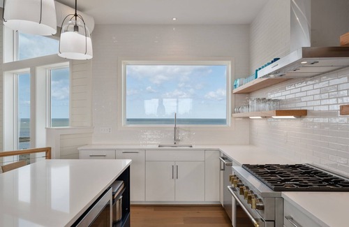 Salvo House | Amazing Newly Built Modern Home w/Saltwater Pool - Simply the best!