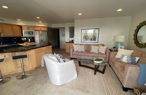 La Jolla Shores Condo | Amazing Oceanfront La Jolla Shores Condo Steps to the Beach