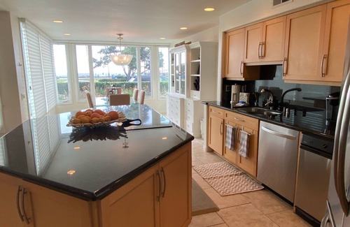 La Jolla Shores Condo | Amazing Oceanfront La Jolla Shores Condo Steps to the Beach