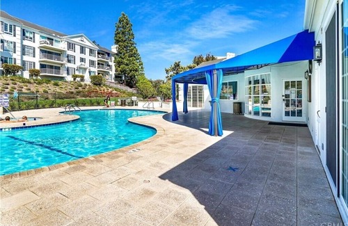 Santa Ana Heights Condo | Amazing PENTHOUSE Walk to the beach and Balboa Peninsula and to