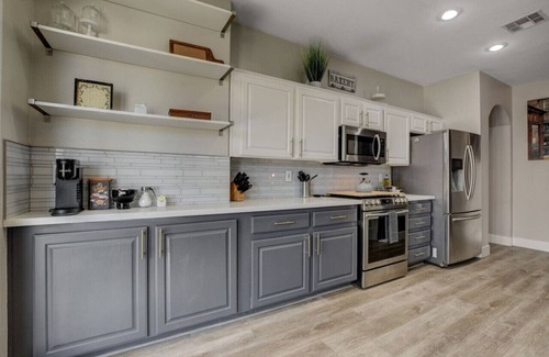 Enterprise House | Amazing Pool House Mins from Strip! Outdoor Oasis!