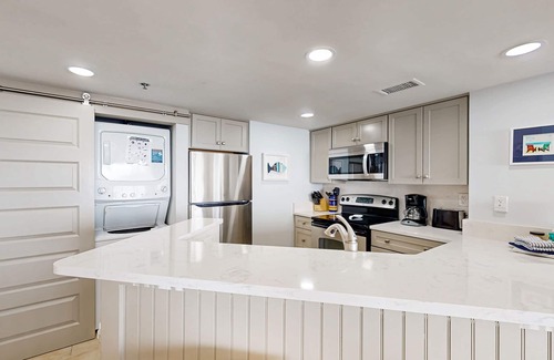 Palmetto Dunes Condo | Amazing pools, hot tub, and oceanfront views are waiting for you at Villamare