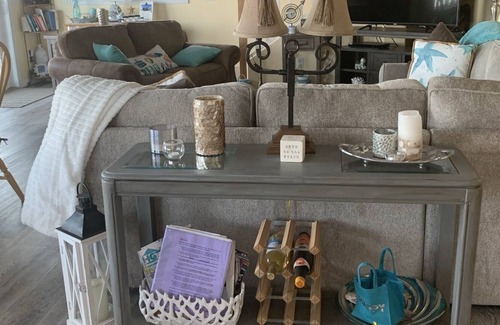 Tillicum House | Amazing Puget Sound Beach House - rare sandy beach & Mt. Rainier views!