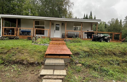 Tudor and Cashel Cottage | amazing & quite area, newly renovated cozy nature pleasant place to enjoy