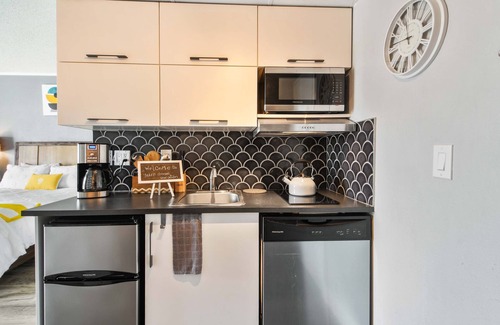 Southwest Orlando Apartment | Amazing Resort Studio close to Universal Studio