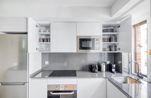 Milla de Oro Apartment | Amazing Salamanca 2BR, near El Retiro Park, by Blueground