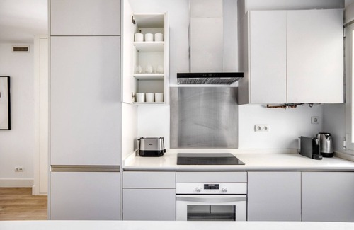 Recoletos Apartment | Amazing Salamanca 2BR, near El Retiro Park, by Blueground