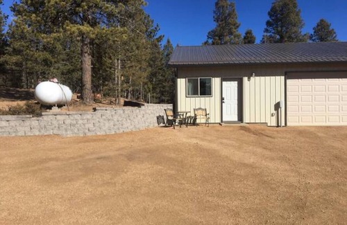 Divide Apartment | Amazing secluded apartment on 27 acres with Pikes Peak view