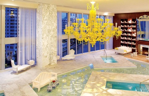 Downtown Miami Apartment | Amazing Studio + 5-Star Amenities @ Prime Location!