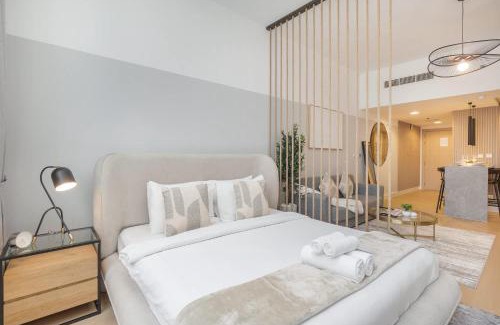 Dubai Sports City Apartment | Amazing Studio Apartment in Frankfurt, Sports City