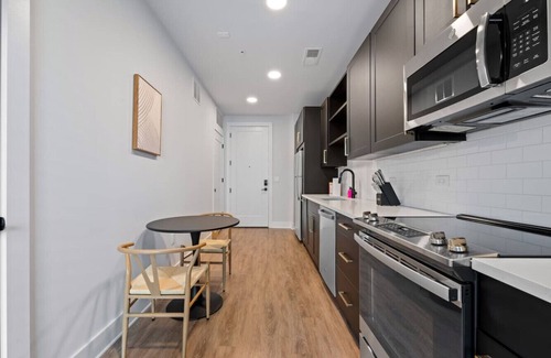 Tampa Apartment | Amazing Studio w/Pool and Gym | Location!