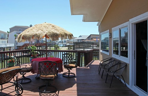 Galveston House | Amazing Tiki House