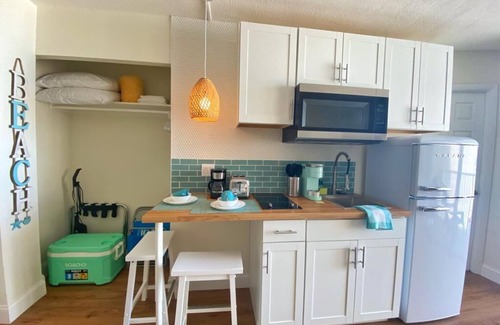 Ocean Dunes Apartment | Amazing Top Floor Ocean View King Bed in Daytona!