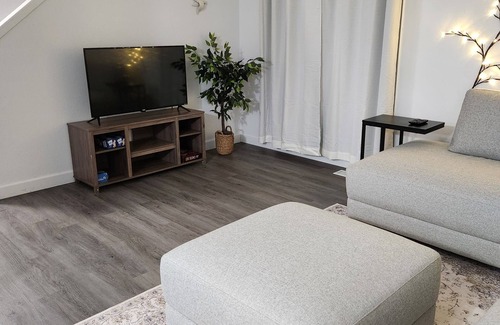 Sand Lake Apartment | Amazing Townhouse