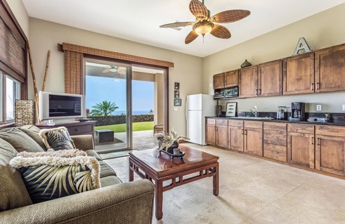 Kailua-Kona House | 🏖️Amazing Upscale Home | Private Pool, Yard, Outdoor Pond | Gorgeous Ocean Views