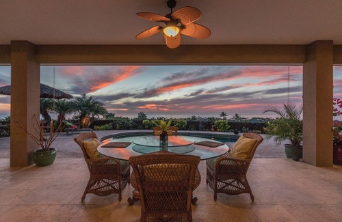 Kailua-Kona House | 🏖️Amazing Upscale Home | Private Pool, Yard, Outdoor Pond | Gorgeous Ocean Views