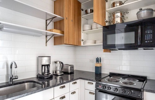 Uptown Apartment | Amazing Uptown 1BR w/ Gym & Indoor Pool, nr L Red Line, by Blueground