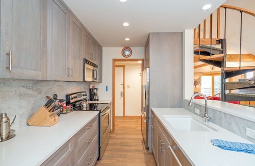 Telluride Condo | Amazing View 2 Bed/2 Bath + Loft Condo at Lulu City
