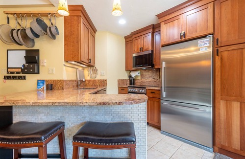Copper Mountain Village Condo | Amazing Views, free wifi, free parking. Telemark Lodge studio with style