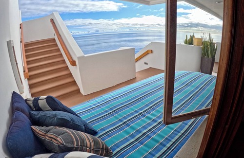 Avalon Villa | Amazing Views - Hamilton Cove Beachfront Villa with large wrap around balcony
