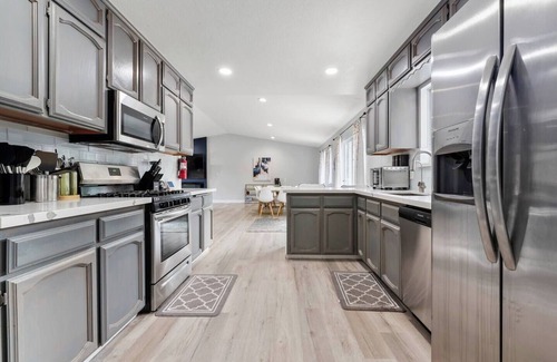 Oakhurst House | Amazing Views Hot Tub/Games/Fire pit 6BR Sleeps 16