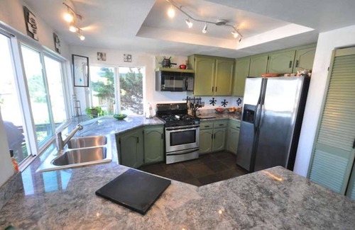 Eagle Rock House | Amazing Views in Los Angeles' Glassell Park Mountains 3 bedroom private home n