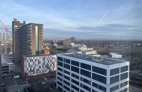 Trafford Apartment | Amazing Views of the City