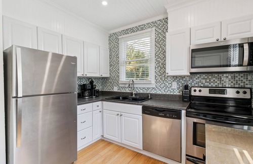 Saint Simons Island Condo | Amazing Views from Roof Top Deck! 4 bd/3 ba Townhome at Beachcomber