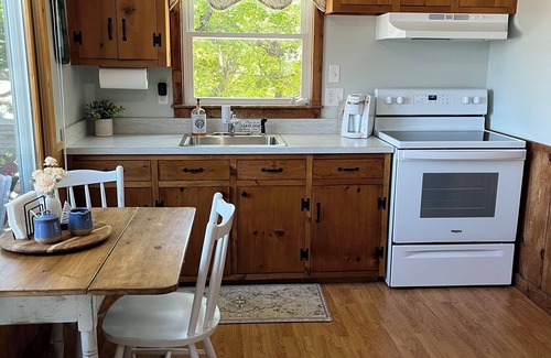 Gloucester Cottage | Amazing Waterfront/Access 4BDRM in Riggs Point