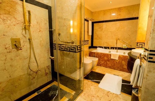 Al Barsha 1 Hotel | Ambassador One Bedroom Near Mall Of Emirates By Luxury Bookings