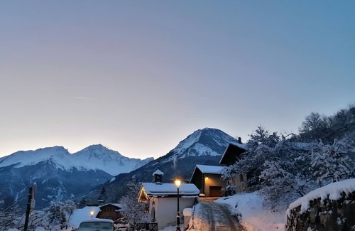 Saint-Bon-Tarentaise Ski Chalet | Ambiance Chalet Tout Confort Dans Hameau Typique Calme au Milieu des Vergers