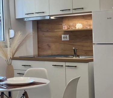 Elbasan House | Ambrelia Living