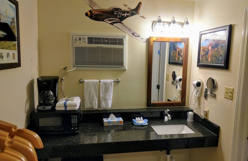 Port Aransas Hotel | Amelia's Landing Hotel