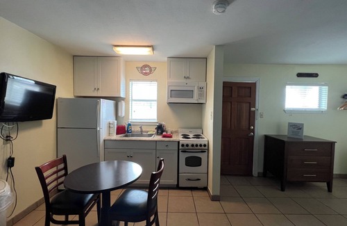 Port Aransas Hotel | Amelia's Landing Hotel